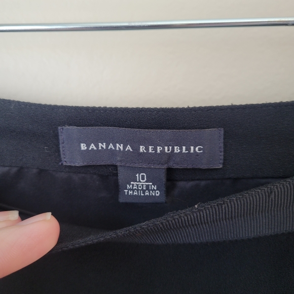 Banana Republic Asymmetrical Black Skirt Size 10 - Picture 4 of 10